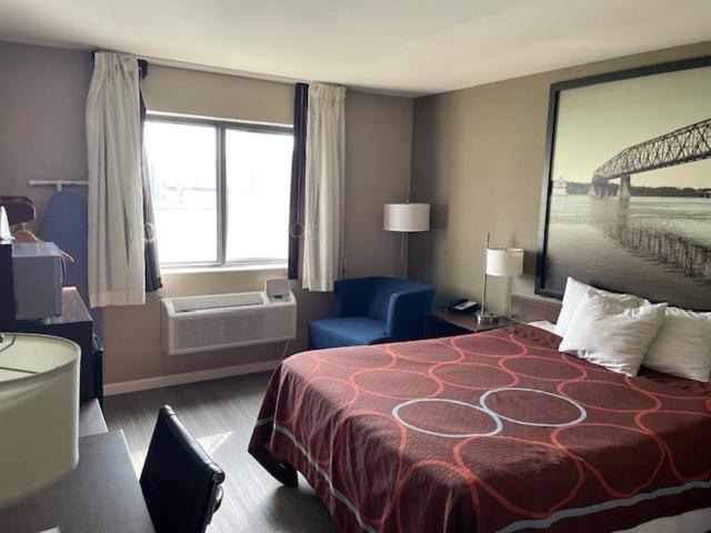 Super 8 By Wyndham Alton Motel Екстериор снимка