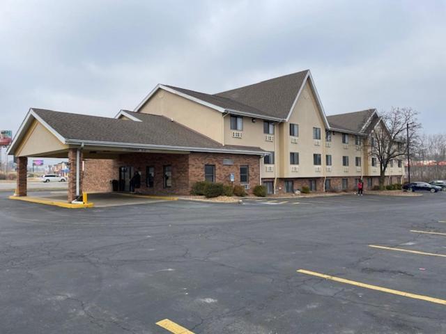 Super 8 By Wyndham Alton Motel Екстериор снимка