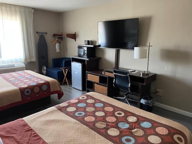 Super 8 By Wyndham Alton Motel Екстериор снимка