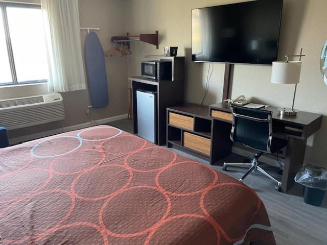 Super 8 By Wyndham Alton Motel Екстериор снимка