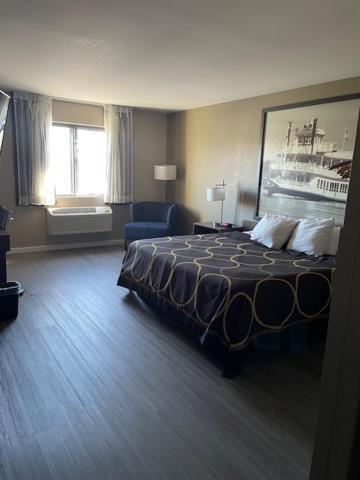 Super 8 By Wyndham Alton Motel Екстериор снимка